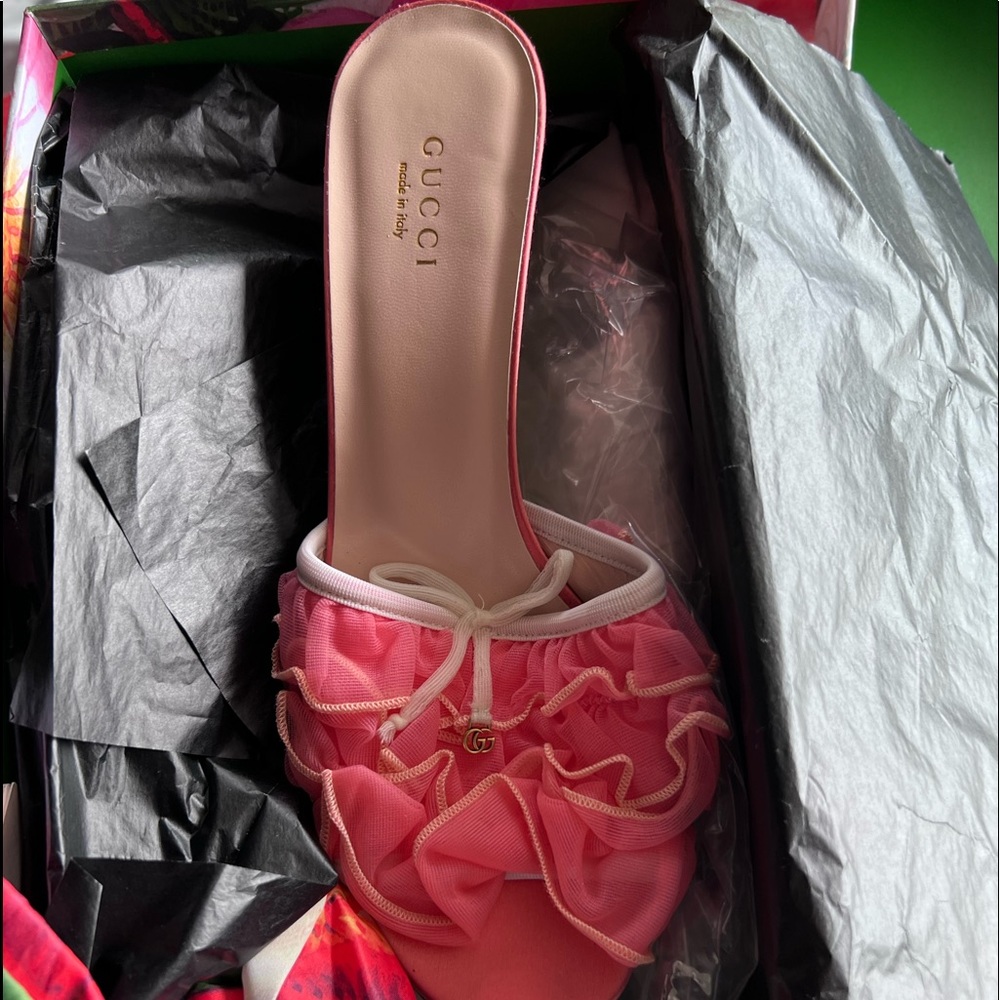 Authentic Gucci Kitten heel slide Sandals Style 570021.